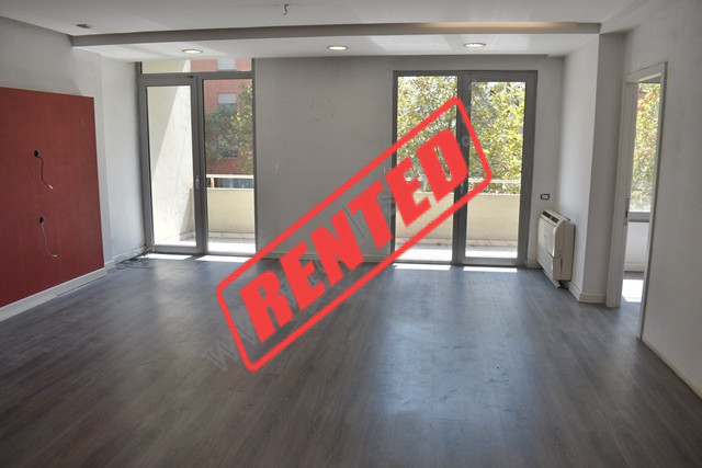 Ambient zyre me qira prane Kompleksit Delijogji ne Tirane